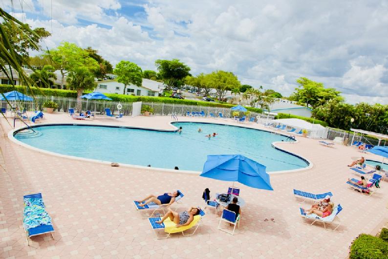 Lauderdale West Community - Main Pool